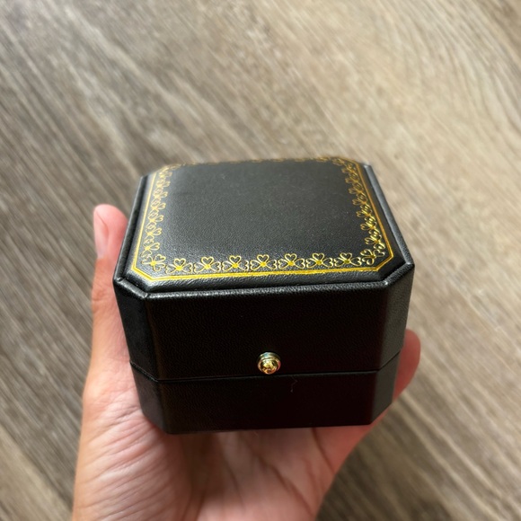 Pearl Skull Ring with box and bracelet - Picture 6 of 14